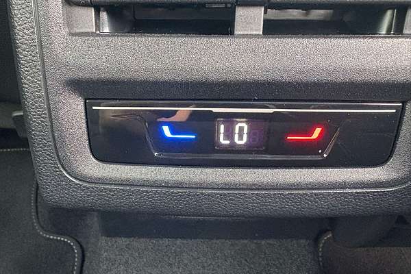 2025 Volkswagen Golf 110TSI R-Line 8.5