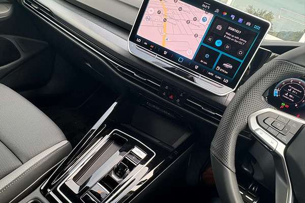 2025 Volkswagen Golf 110TSI R-Line 8.5