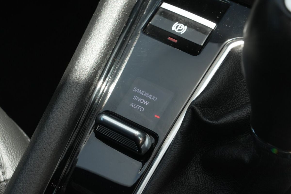 2023 Jeep Compass S-Limited M6