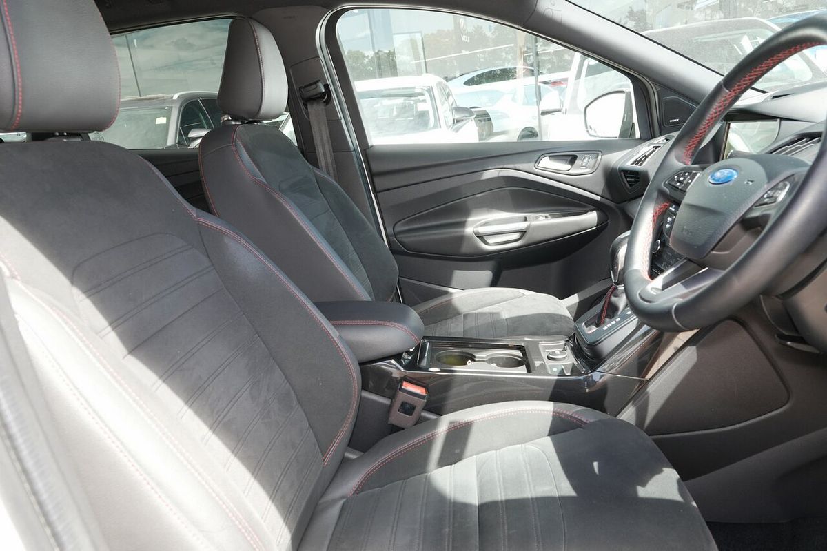 2018 Ford Escape ST-Line ZG