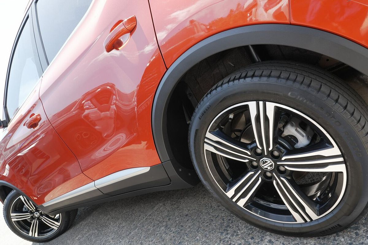 2019 MG ZS Essence AZS1