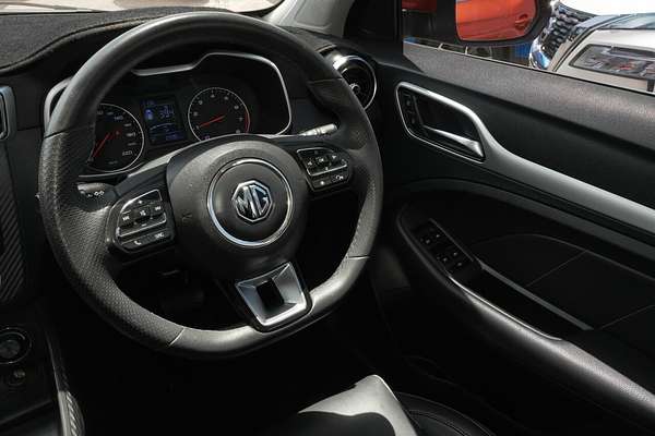 2019 MG ZS Essence AZS1