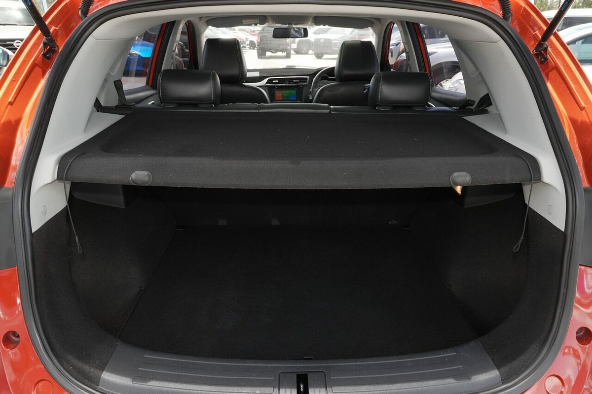 2019 MG ZS Essence AZS1