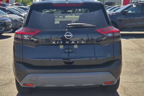 2025 Nissan X-TRAIL ST-L T33