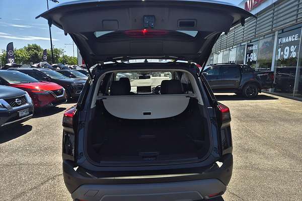 2025 Nissan X-TRAIL ST-L T33