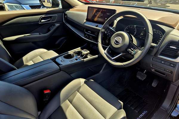 2025 Nissan X-TRAIL ST-L T33
