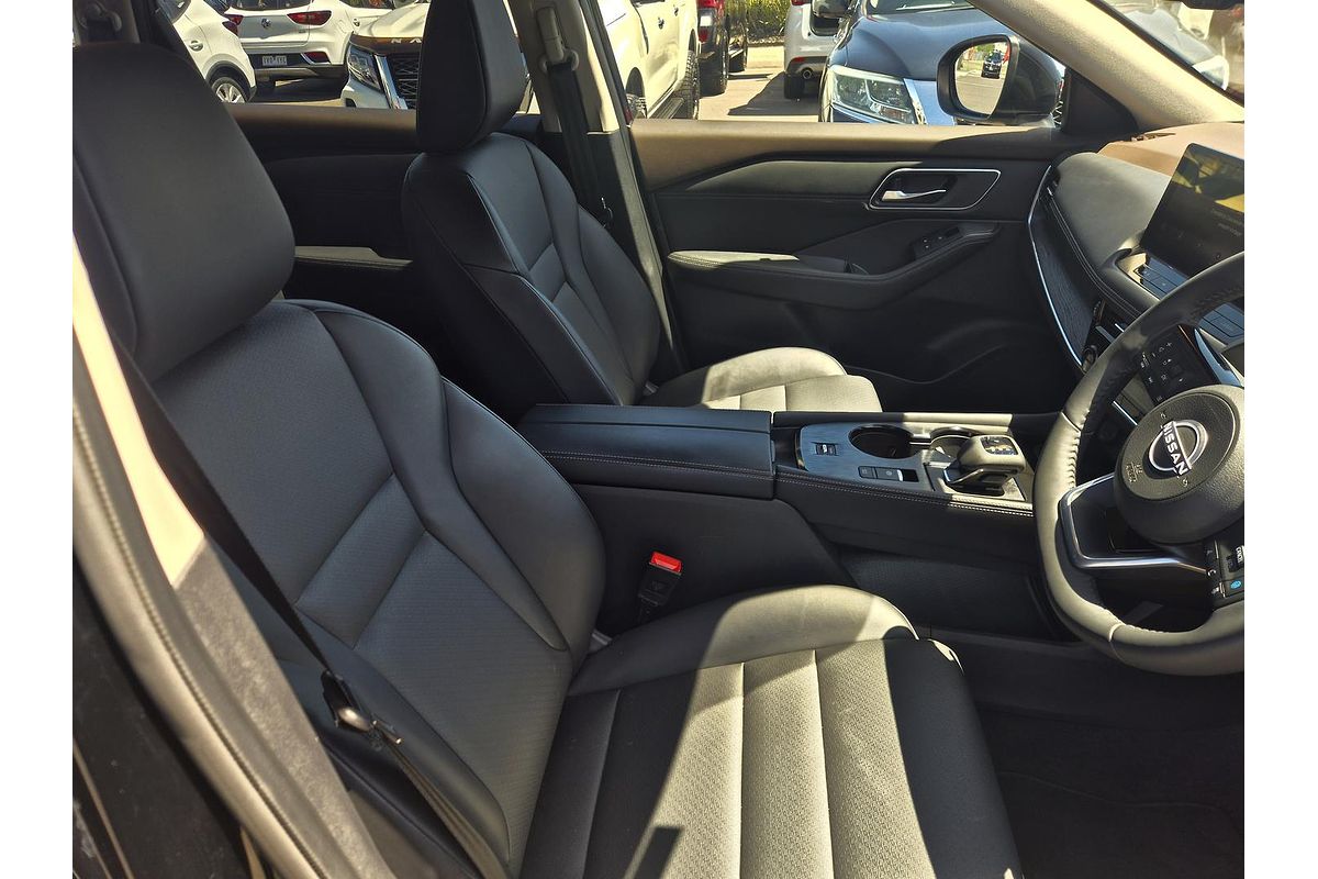 2025 Nissan X-TRAIL ST-L T33