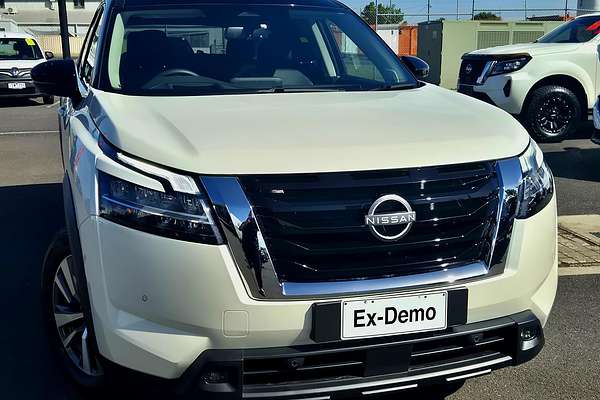 2024 Nissan Pathfinder Ti R53