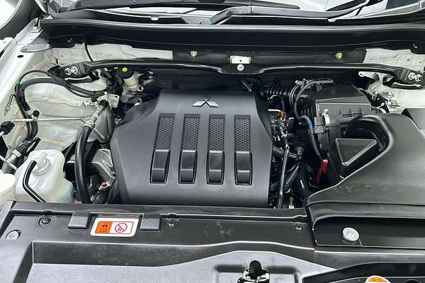 2023 Mitsubishi Eclipse Cross ES YB thumb-10