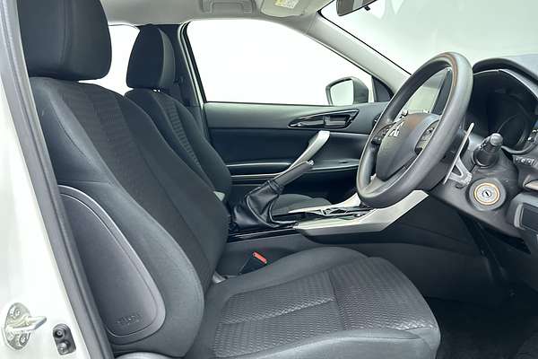 2023 Mitsubishi Eclipse Cross ES YB thumb-12