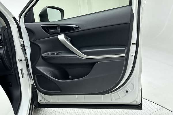 2023 Mitsubishi Eclipse Cross ES YB thumb-18