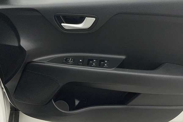 2023 Kia Stonic S YB