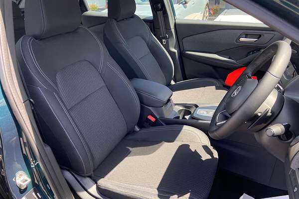 2025 Nissan QASHQAI ST-L J12