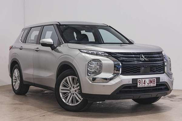 2023 Mitsubishi Outlander ES ZM