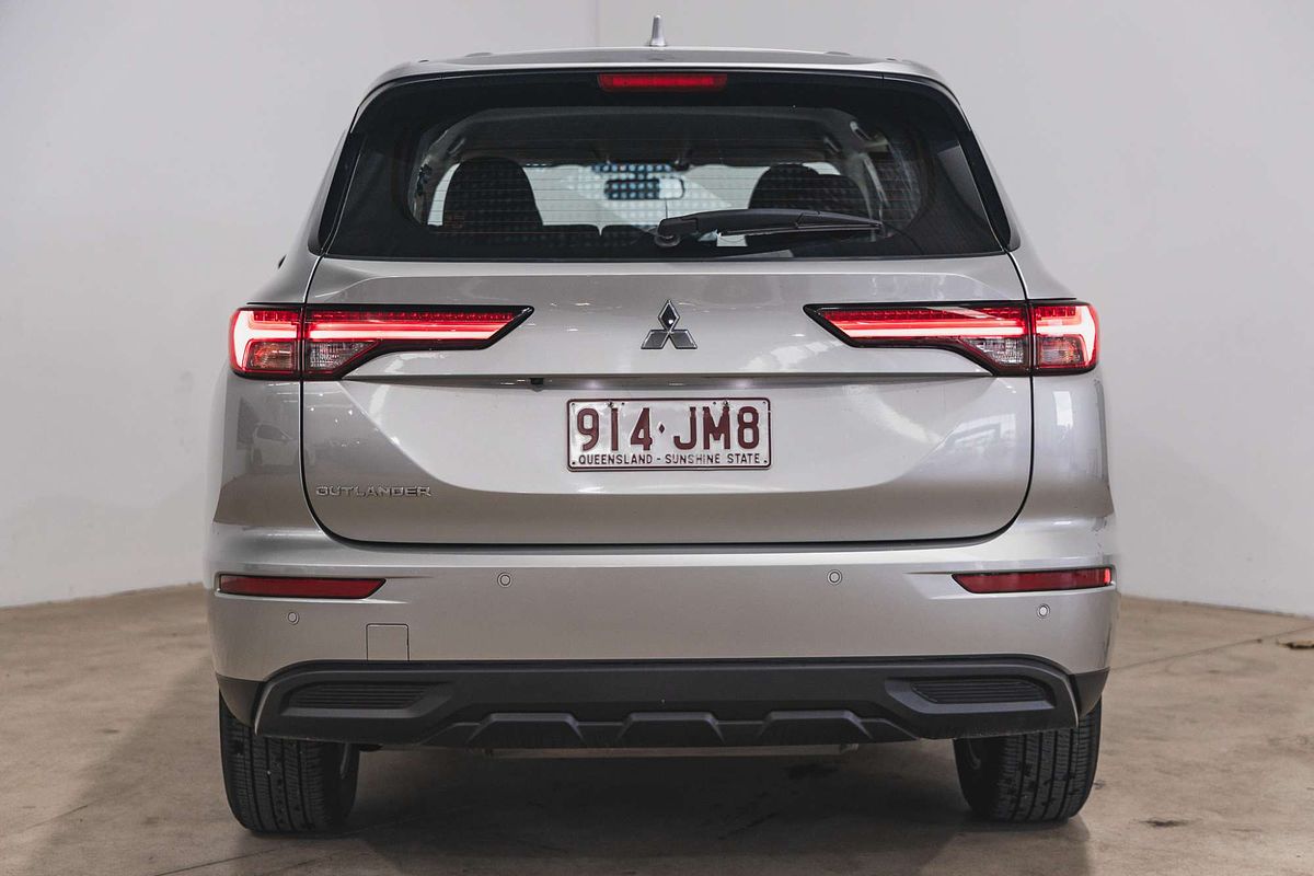 2023 Mitsubishi Outlander ES ZM