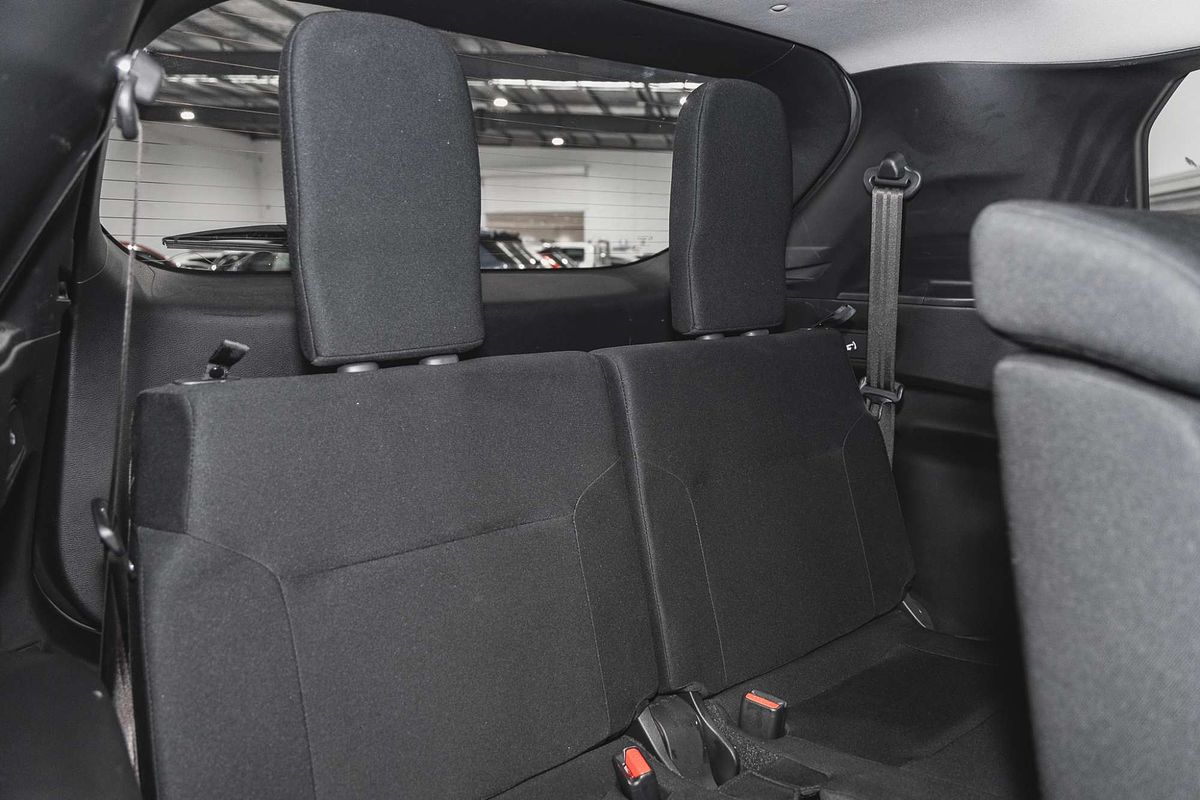 2023 Mitsubishi Outlander ES ZM