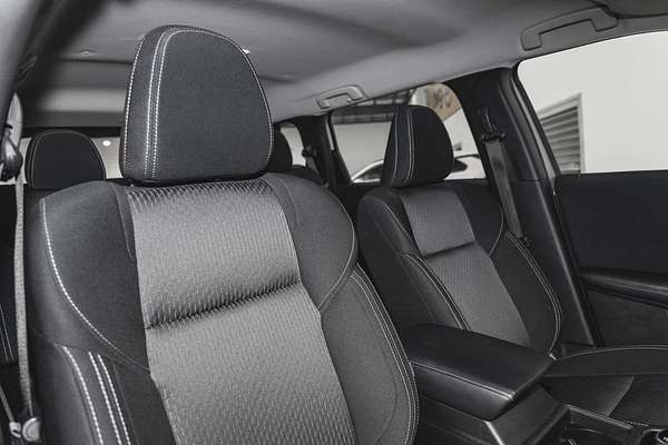 2023 Mitsubishi Outlander ES ZM