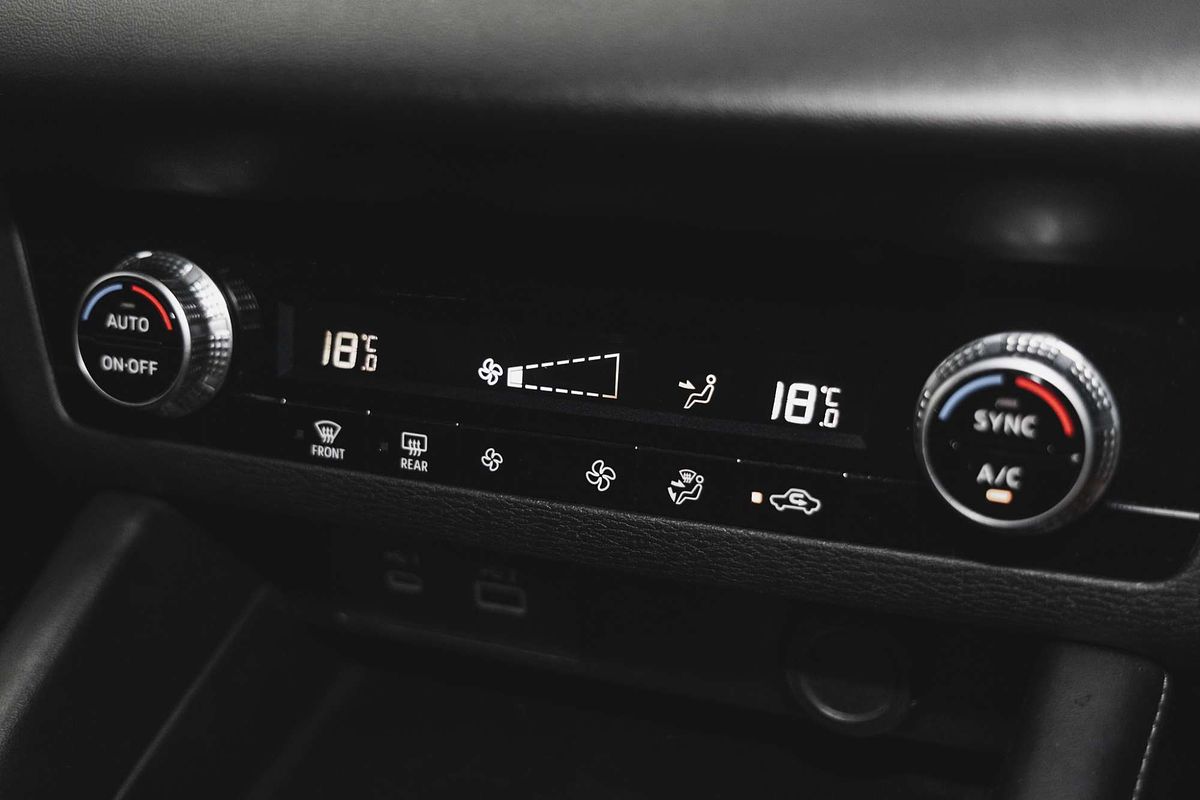 2023 Mitsubishi Outlander ES ZM