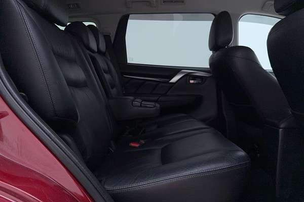 2017 Mitsubishi Pajero Sport GLS QE