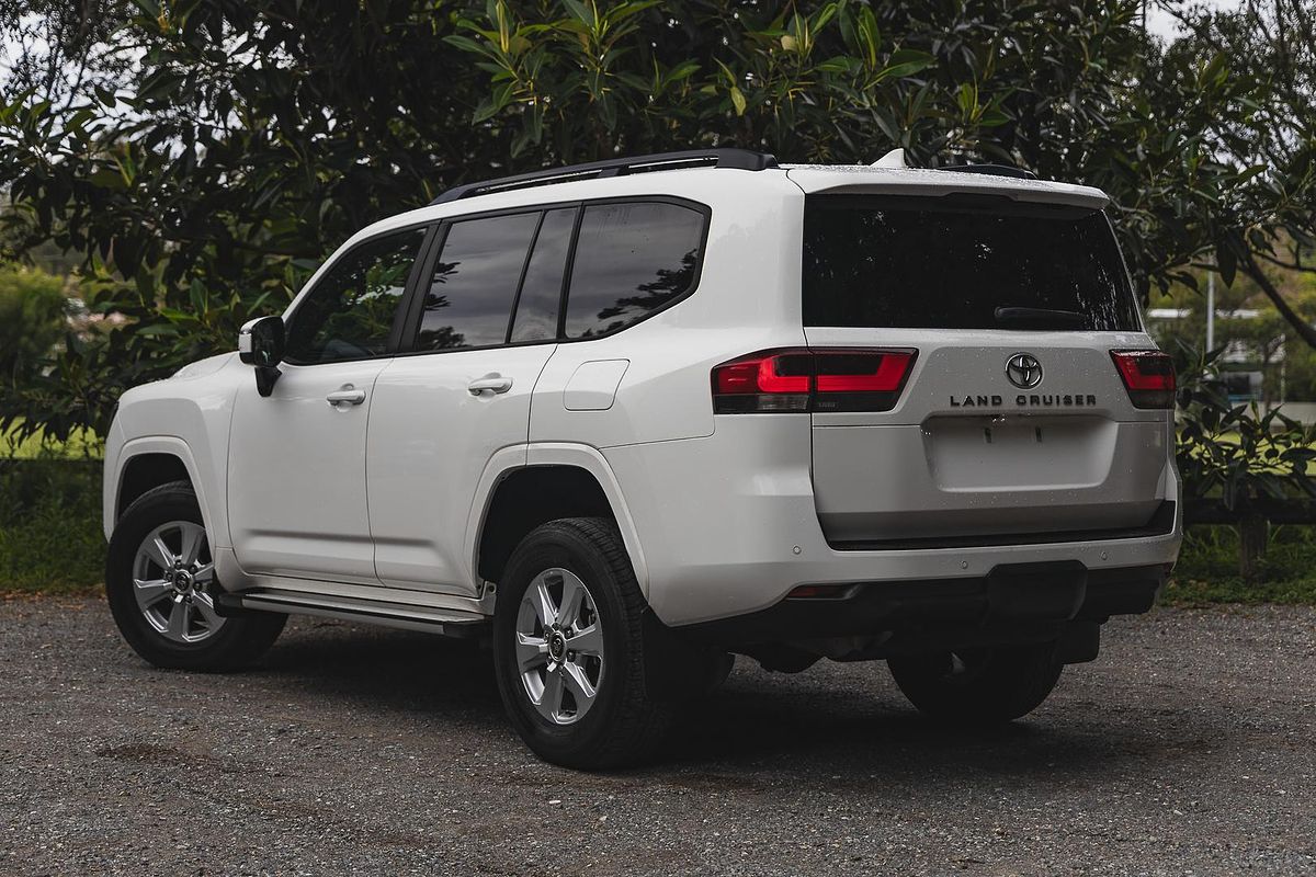 2023 Toyota Landcruiser GXL FJA300R