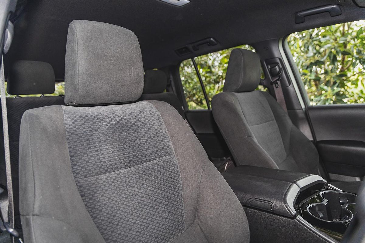 2023 Toyota Landcruiser GXL FJA300R