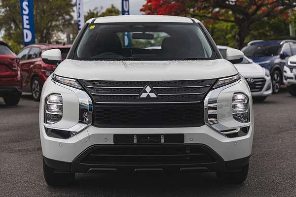 2023 Mitsubishi Outlander ES ZM