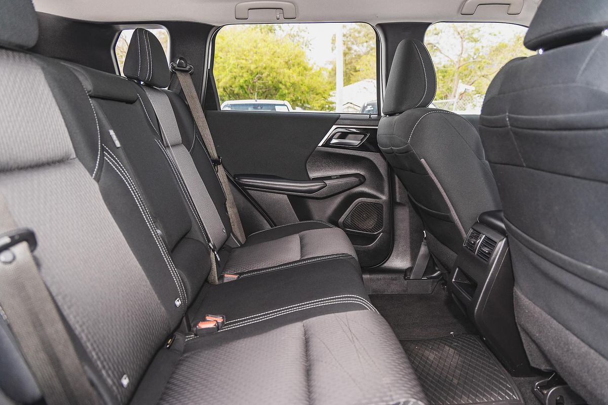 2023 Mitsubishi Outlander ES ZM