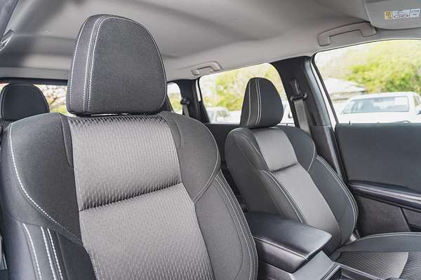 2023 Mitsubishi Outlander ES ZM