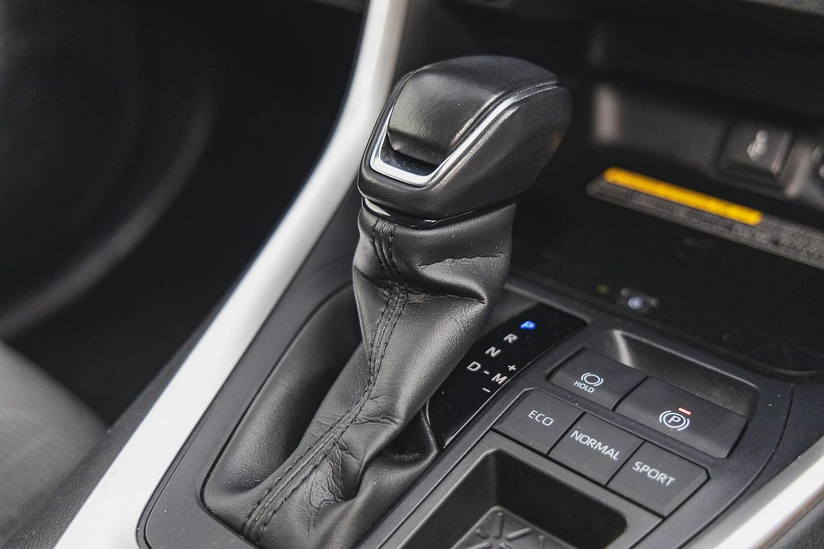 2020 Toyota RAV4 GXL MXAA52R