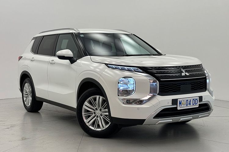 2024 Mitsubishi Outlander LS ZM