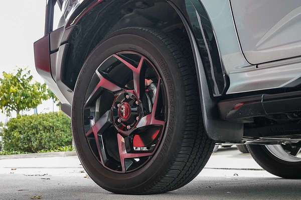 2025 Isuzu MU-X X-TERRAIN