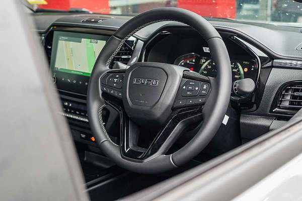 2025 Isuzu D-MAX BLADE 4X4