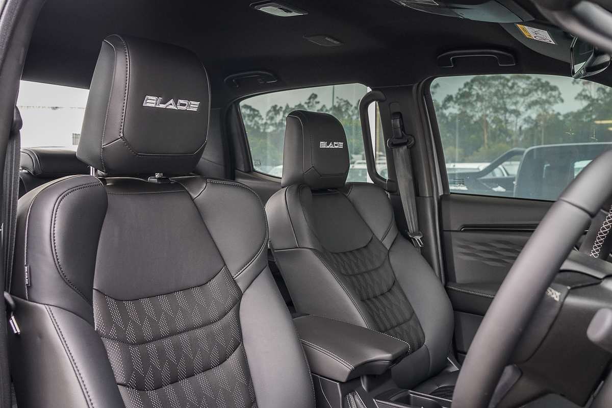 2025 Isuzu D-MAX BLADE 4X4