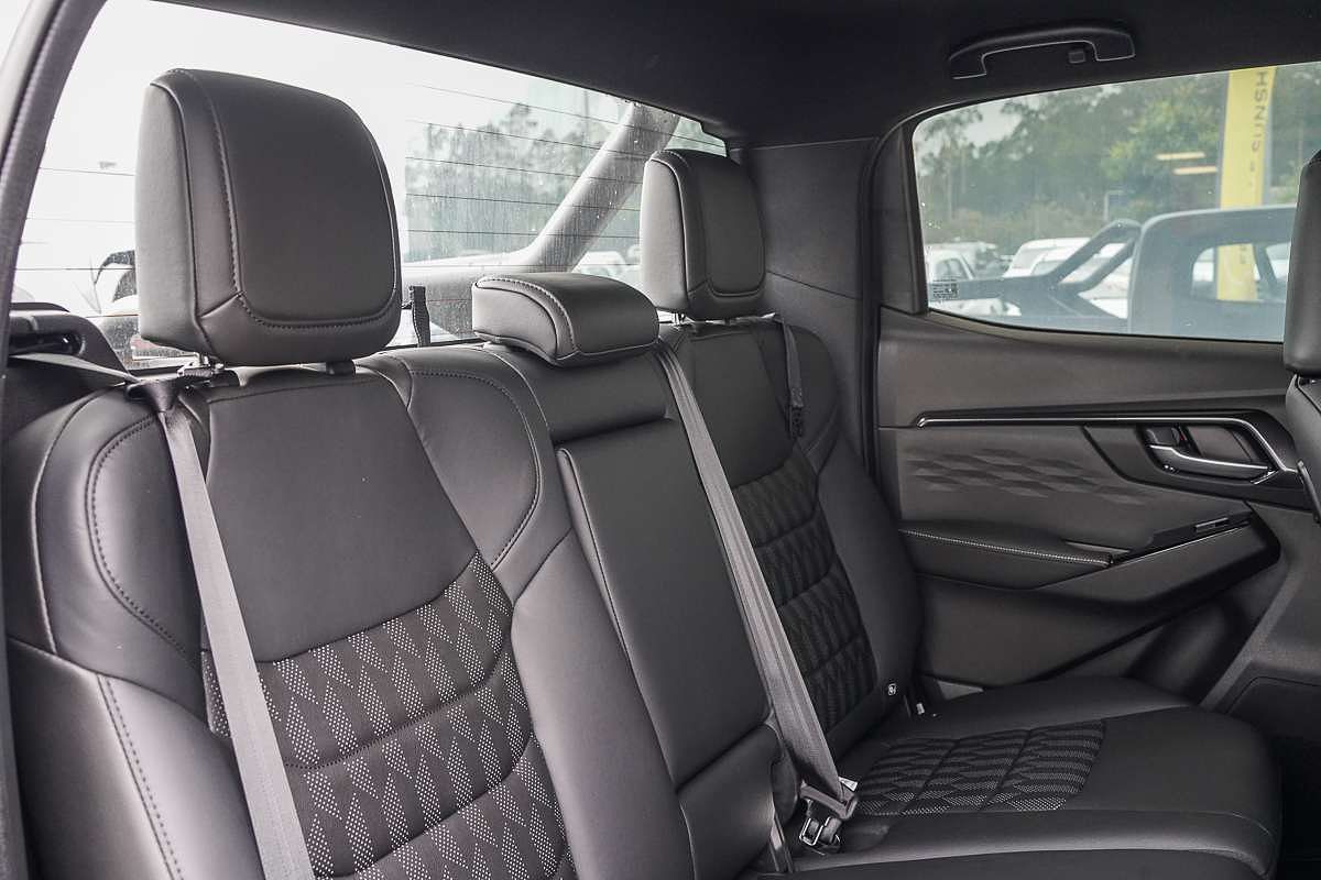 2025 Isuzu D-MAX BLADE 4X4