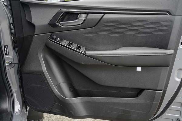 2025 Isuzu D-MAX BLADE 4X4