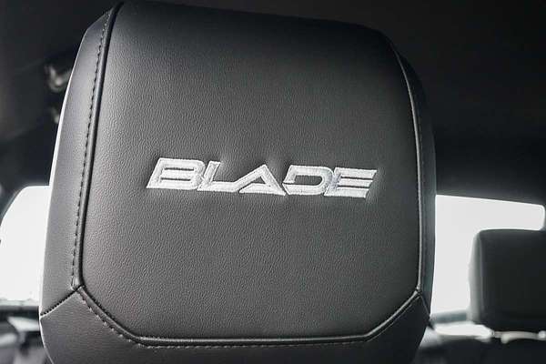 2025 Isuzu D-MAX BLADE 4X4