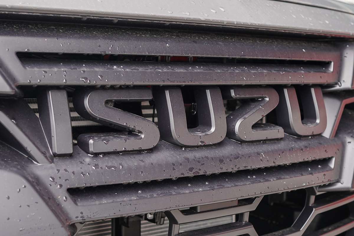 2025 Isuzu D-MAX BLADE 4X4