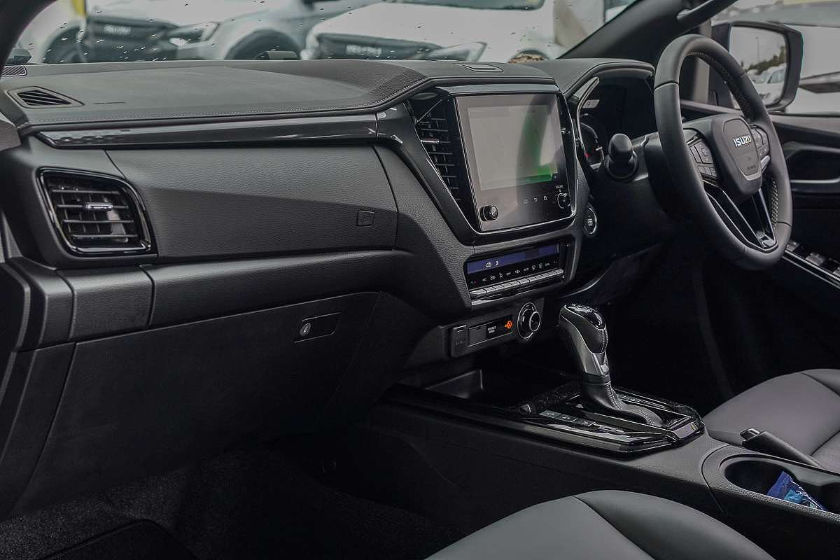 2025 Isuzu D-MAX BLADE 4X4