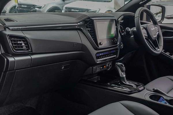 2025 Isuzu D-MAX BLADE 4X4