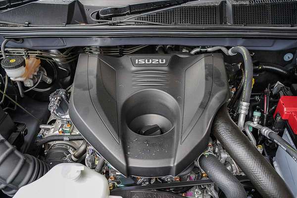 2025 Isuzu D-MAX BLADE 4X4