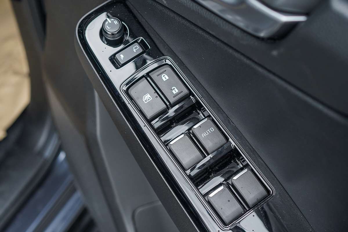 2025 Isuzu D-MAX X-TERRAIN 4X4