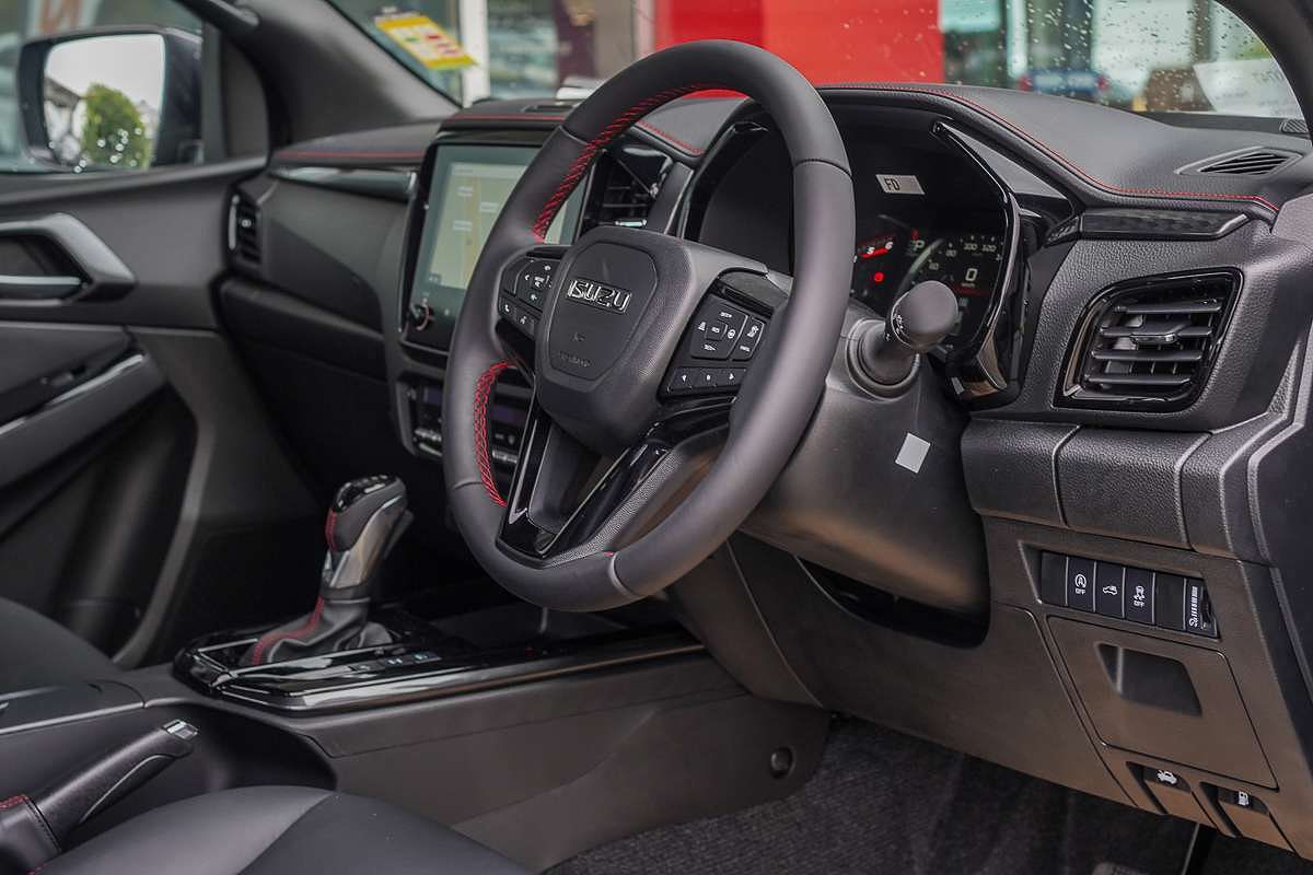 2025 Isuzu D-MAX X-TERRAIN 4X4