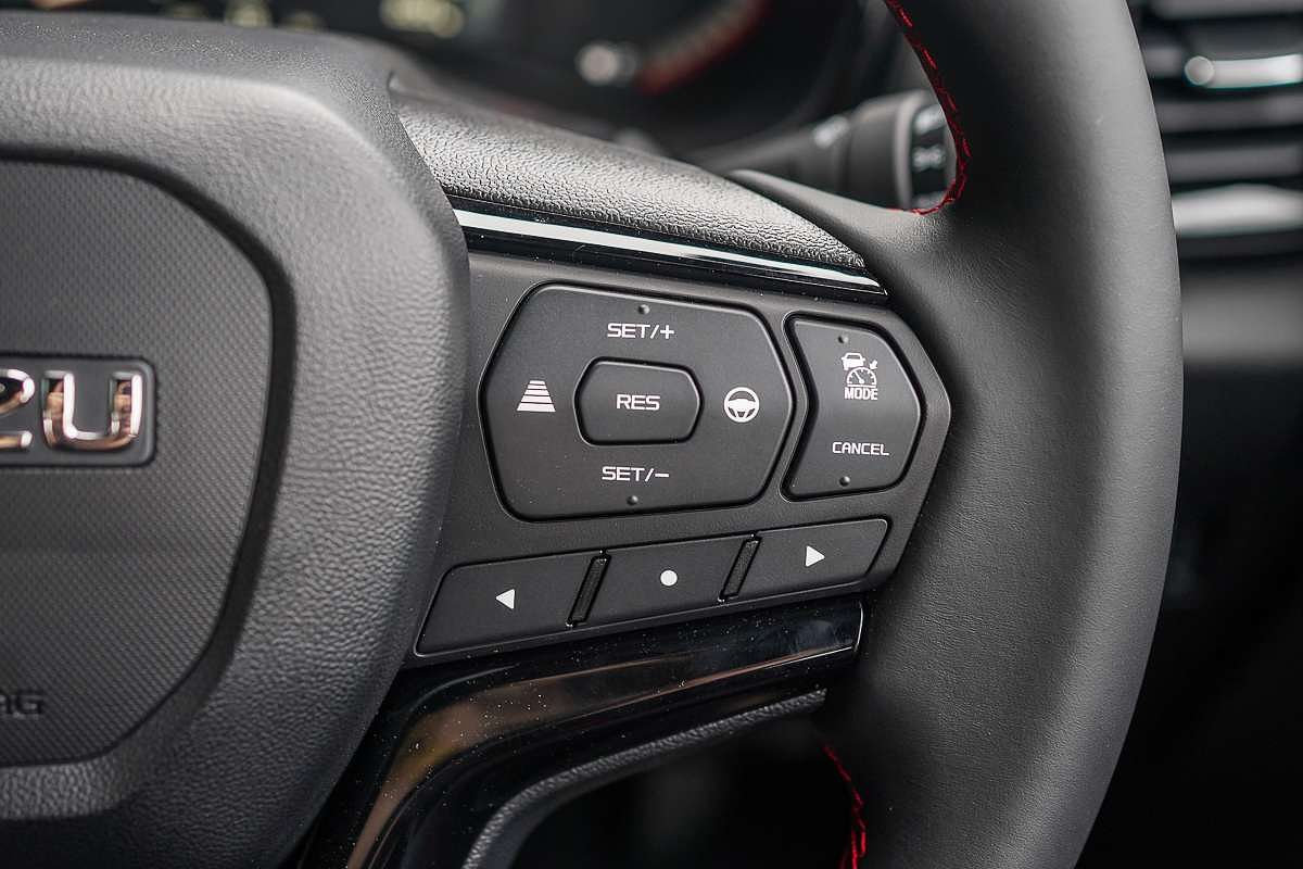 2025 Isuzu D-MAX X-TERRAIN 4X4