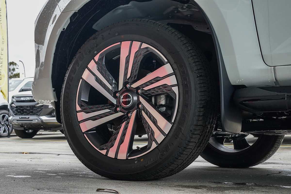 2025 Isuzu MU-X LS-T