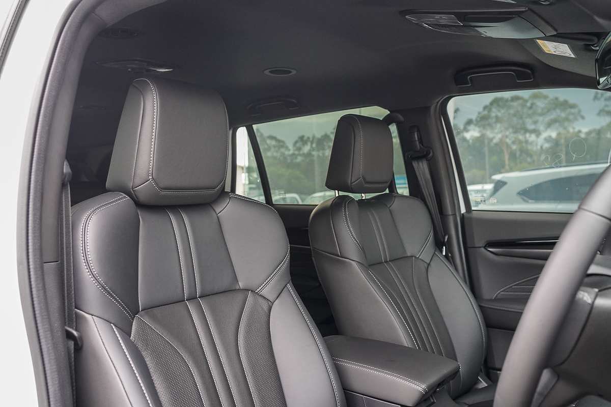 2025 Isuzu MU-X LS-T