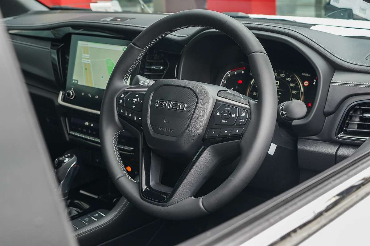 2025 Isuzu MU-X LS-T