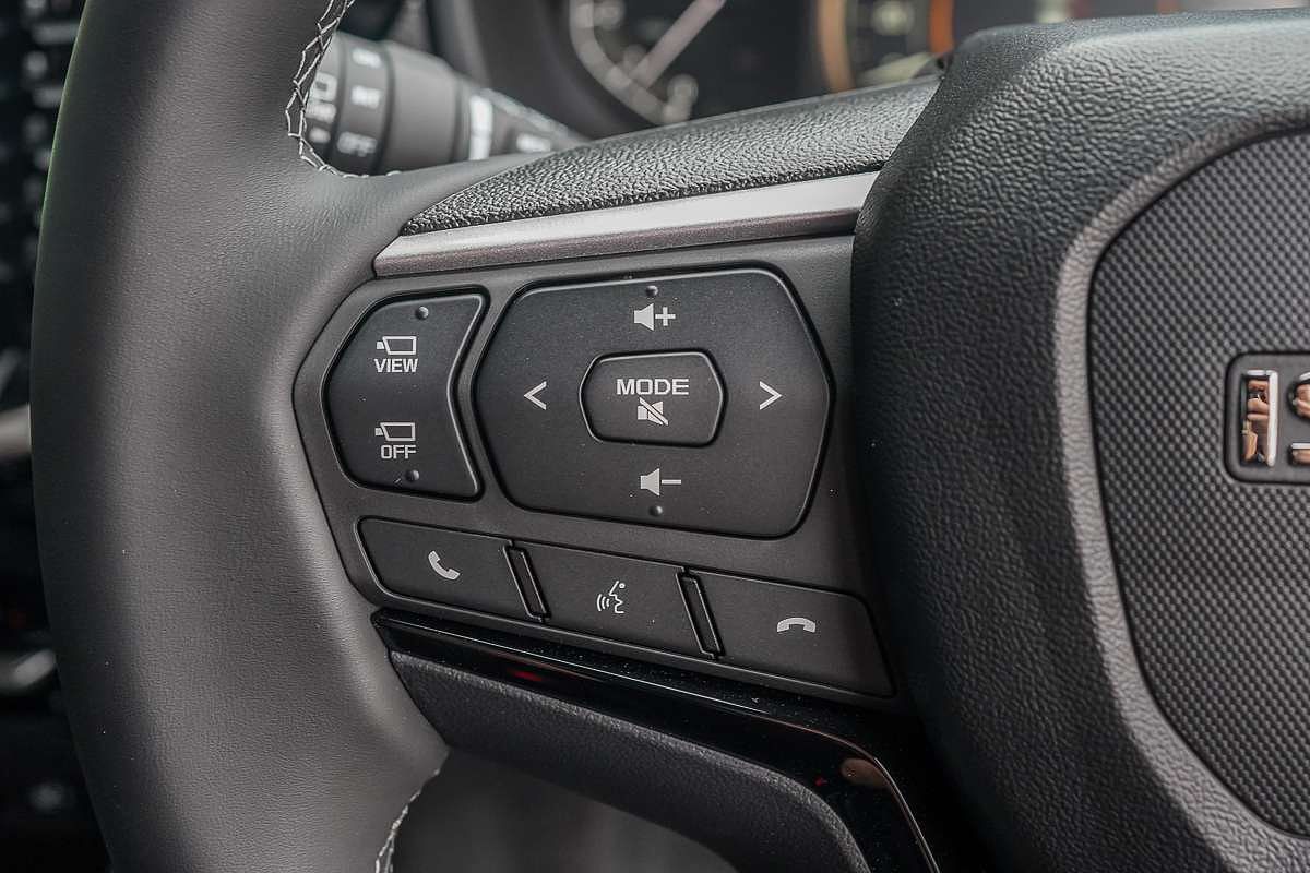 2025 Isuzu MU-X LS-T