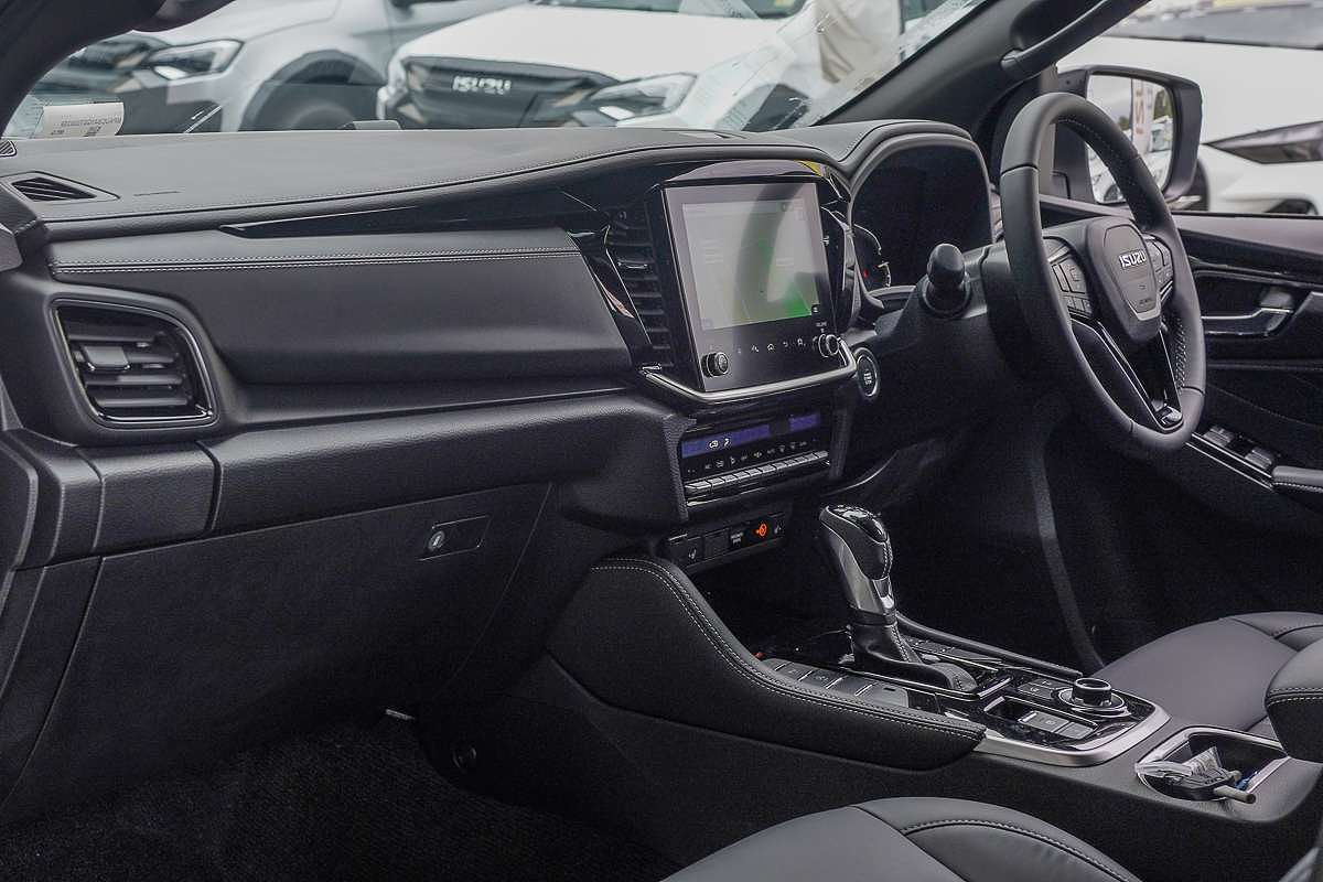 2025 Isuzu MU-X LS-T