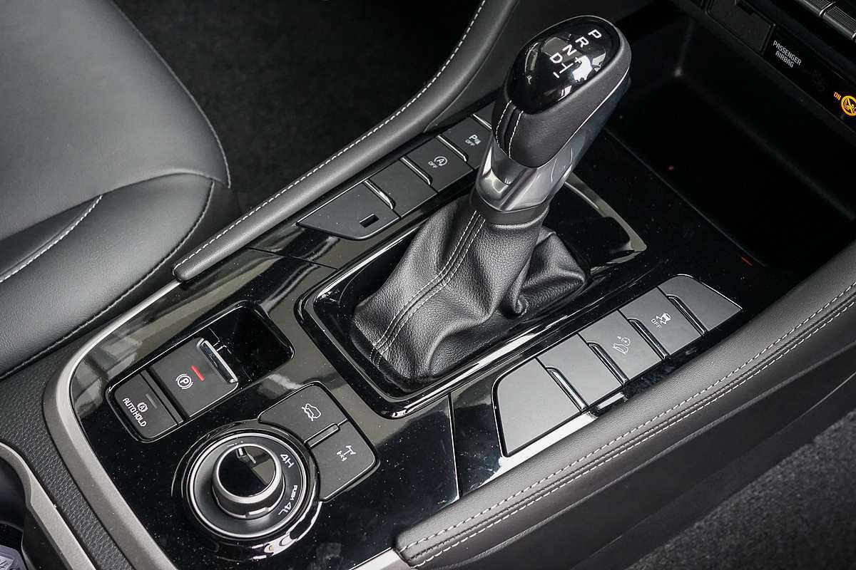 2025 Isuzu MU-X LS-T