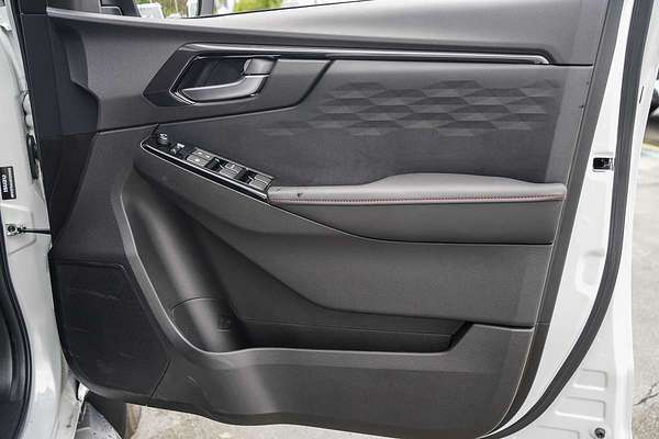 2025 Isuzu D-MAX X-TERRAIN 4X4